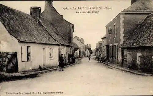 Ak La Jaille Yvon Maine et Loire, Le Haut du Bourg