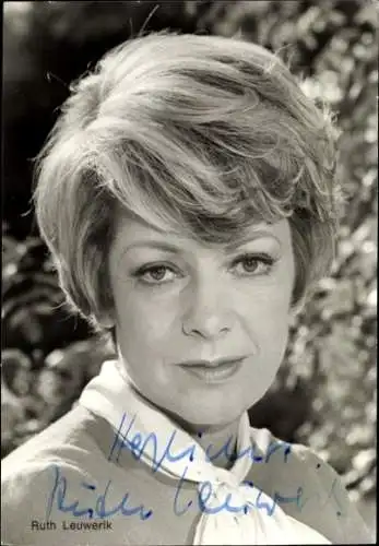 Ak Schauspielerin Ruth Leuwerik, Portrait, Autogramm