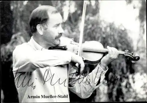 Ak Schauspieler Armin Mueller-Stahl, Portrait, Autogramm, Violine