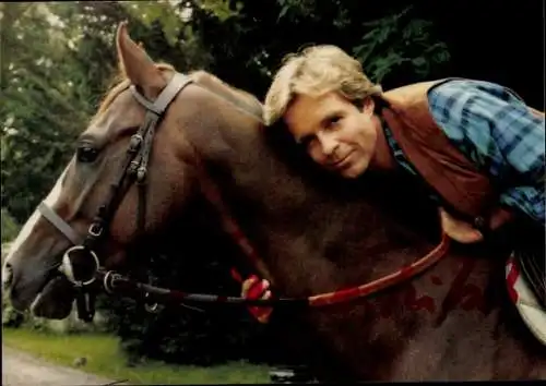 Ak Schauspieler Thomas Fritsch, Portrait, Pferd, Rivalen der Rennbahn, Autogramm
