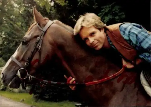 Ak Schauspieler Thomas Fritsch, Portrait, Pferd, Rivalen der Rennbahn, Autogramm