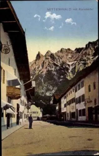 Ak Mittenwald in Oberbayern, Straße, Karwendel