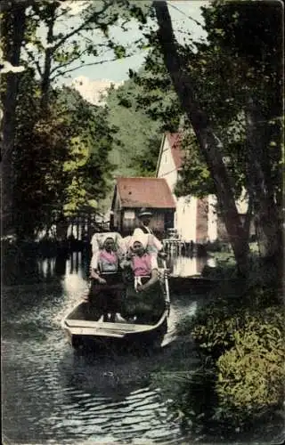 Ak Dubkowmühle Leipe Lübbenau im Spreewald, Spreewälderinnen in Tracht, Kahn