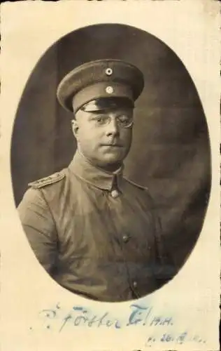 Foto Ak Soldat in Uniform, P. Förster, Portrait