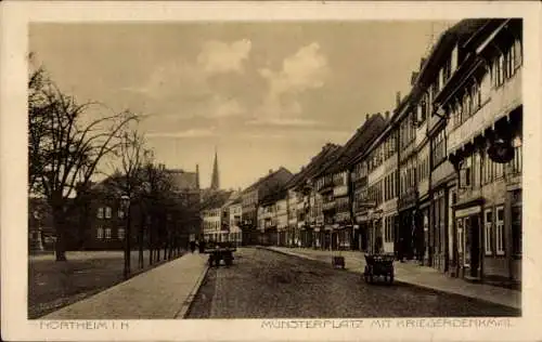 Ak Northeim in Niedersachsen, Münsterplatz, Kriegerdenkmal