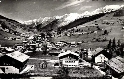 Ak La Clusaz Haute Savoie, Vue generale avec pour foile de fond la chaine des Aravis