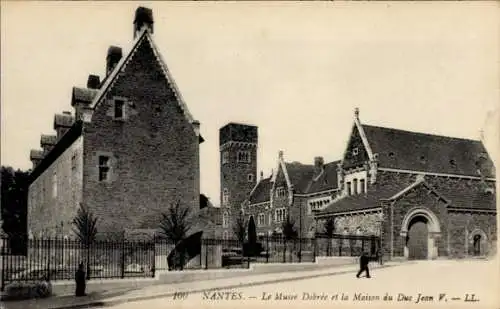 Ak Nantes Loire Atlantique, Musee Dobree, Maison du Duc Jean V.