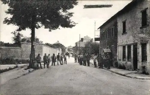 Ak Epoye Marne, Straßenpartie, Soldaten