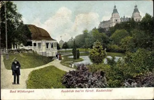 Präge Ak Bad Wildungen in Hessen, Fürstliches Badehotel, Teich, Park