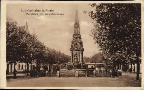 Ak Ludwigshafen am Rhein, Marktplatz, Luitpoldbrunnen