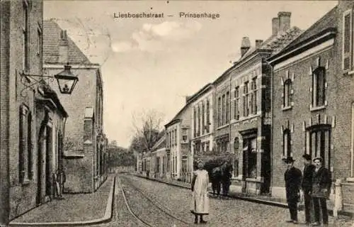 Ak Princenhage Breda Nordbrabant, Liesboschstraat, Passanten