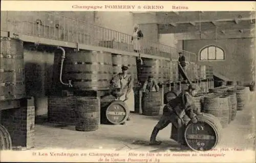 Sert mit 40 Ansichtskarten Reims, Caves Pommery, Umschlag
