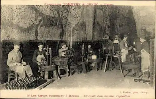Sert mit 40 Ansichtskarten Reims, Caves Pommery, Umschlag