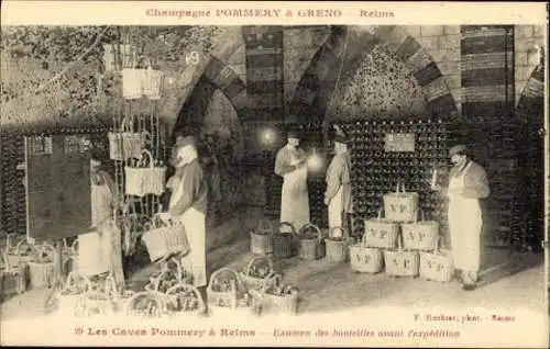 Sert mit 40 Ansichtskarten Reims, Caves Pommery, Umschlag