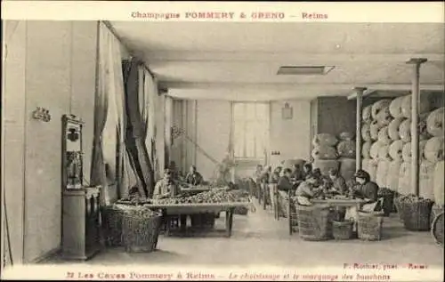 Sert mit 40 Ansichtskarten Reims, Caves Pommery, Umschlag
