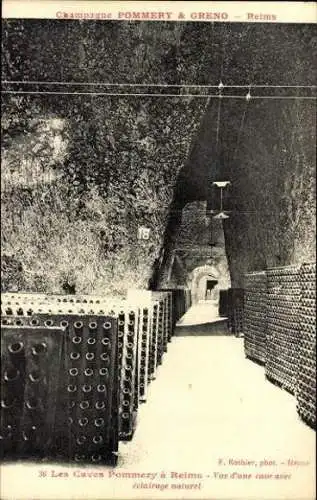 Sert mit 40 Ansichtskarten Reims, Caves Pommery, Umschlag