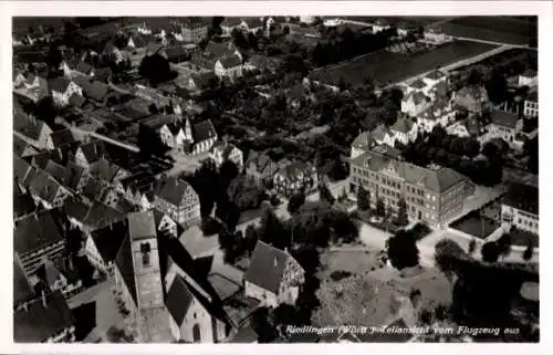 Ak Riedlingen an der Donau Württemberg, Fliegeraufnahme, Teilansicht