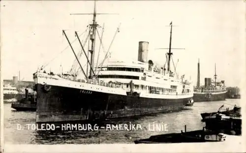 Foto Ak Dampfschiff Toledo der HAPAG, im Hafen