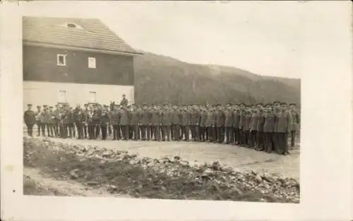 Foto Ak Deutsche Soldaten in Uniformen