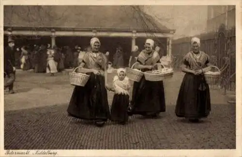 Ak Middelburg Zeeland Niederlande, Botermarkt, niederländische Volkstracht