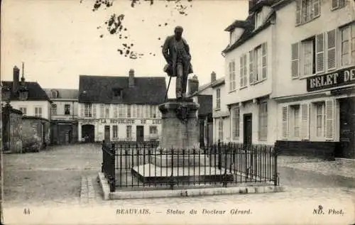 Ak Beauvais Oise, Statue Docteur Gerard