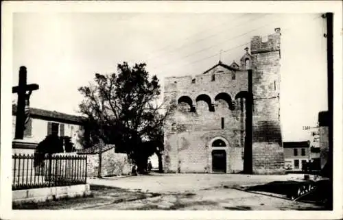 Ak Les Saintes Maries de la Mer Bouches du Rhône, Kirche, Hauptportal