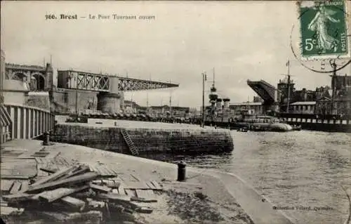 Ak Brest Finistère, Le Pont Tournant geöffnet