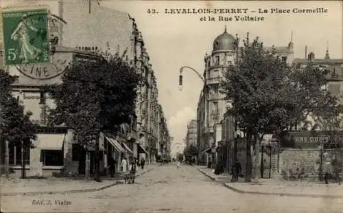 Ak Levallois Perret Hauts de Seine, Place Cormeille, Rue Voltaire