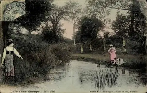 Ak Frankreich, Frauen am Fluss, Wasserschöpfung