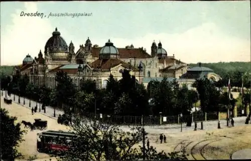 Ak Dresden, Ausstellungspalast, Gesamtansicht, Allee