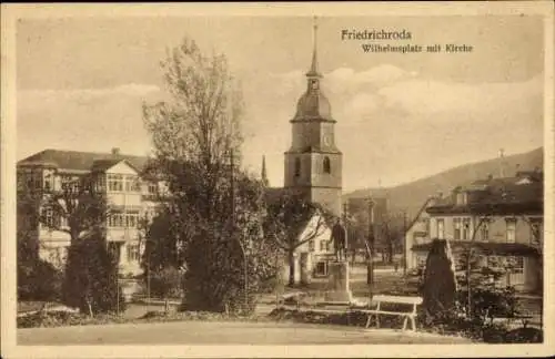 Ak Friedrichroda im Thüringer Wald, Wilhelmsplatz, Kirche