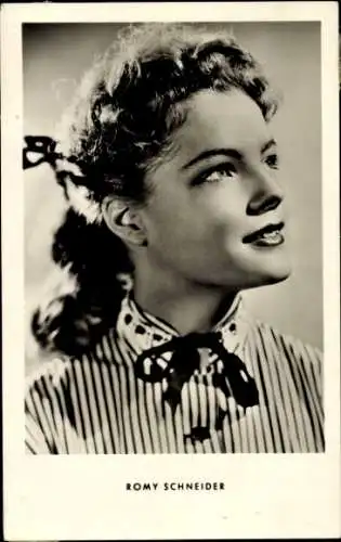 Ak Schauspielerin Romy Schneider, Portrait