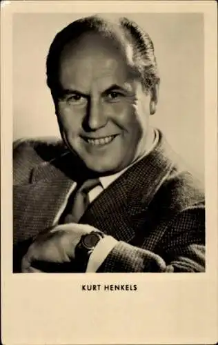 Ak Musiker Kurt Henkels, Sitzportrait im Anzug, Armbanduhr