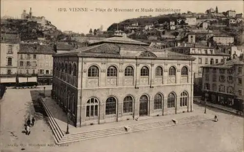 Ak Vienne Isère, Place de Miremont, Musee Bibliotheque