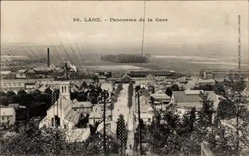 Ak Laon Aisne, Panorama de la Gare, Blick auf die Stadt mit Landschaft