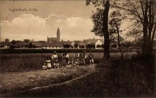 Ak Lutterbach Elsass Haut Rhin, Gesamtansicht, Gruppenbild