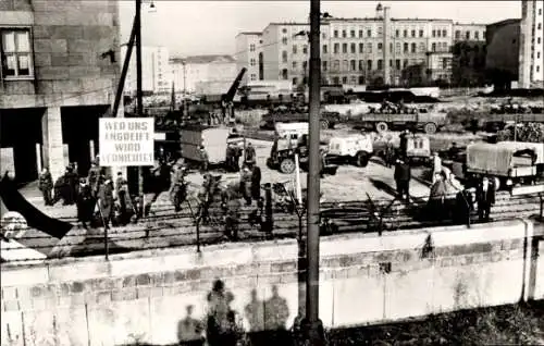 Ak Berlin Mitte, Wilhelmstraße, Mauer, Wer uns angreift wird vernichtet