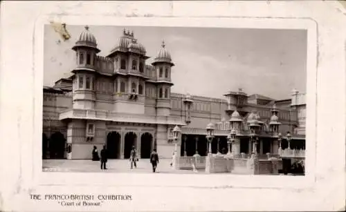 Ak London City England, Französisch-Britische Ausstellung 1908, Ehrenhof