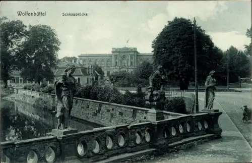 Ak Wolfenbüttel in Niedersachsen, Schlossbrücke