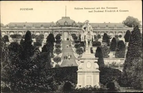 Ak Potsdam, Schloss Sanssouci, Terrassen, Denkmal Friedrich der Große