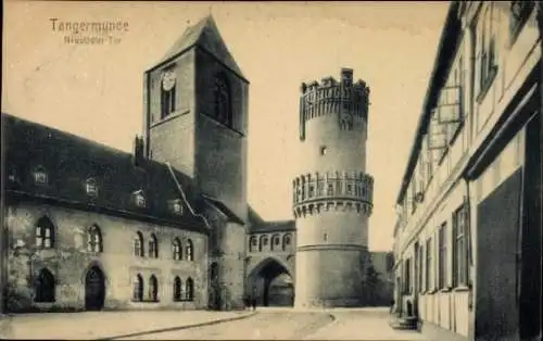 Ak Tangermünde an der Elbe, Neustädter Tor