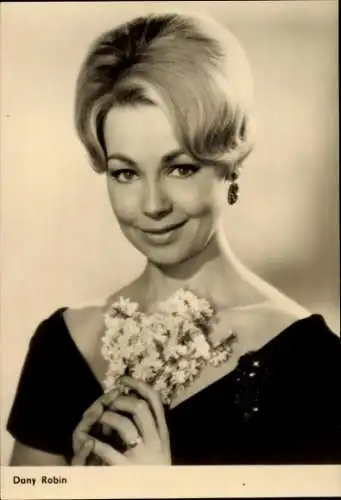 Ak Schauspielerin Dany Robin, Liebe an der Seine, Portrait