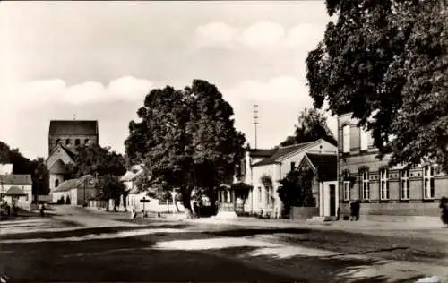 Ak Schönhausen an der Elbe, Ernst Thälmann Straße und Postamt