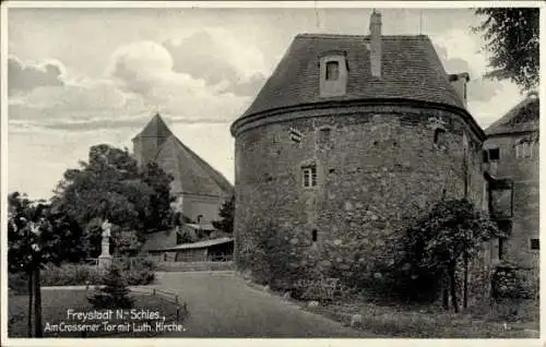 Ak Freystadt in der Oberpfalz Bayern, am Crossener Tor mit Kirche