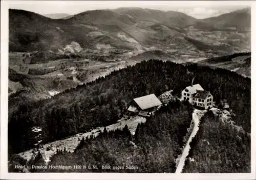 Ak Blauen Badenweiler im Schwarzwald, Hochblauen, Fliegeraufnahme, Hotel und Pension gegen Süden