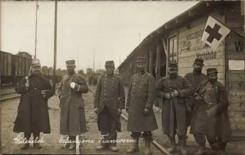 Foto Ak Gütersloh in Westfalen, Kriegsgefangenenlager, gefangene Franzosen, Wachstube, 1. WK