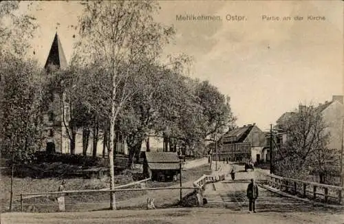 Ak Mehlkehmen Kalinino Ostpreußen, an der Kirche, Straßenpartie