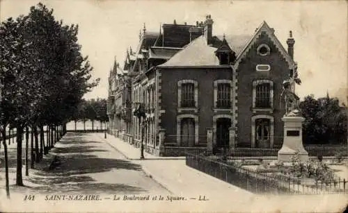 Ak Saint-Nazaire Loire Atlantique, Der Boulevard und der Platz