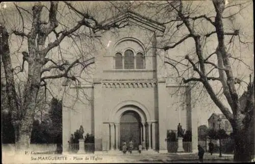 Ak Sainte Marguerite Marseille Bouches du Rhône, Place de l'Eglise, Kirche