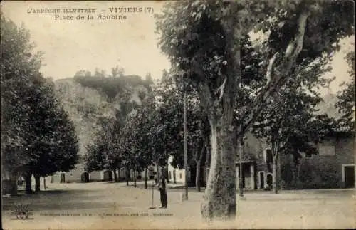 Ak Viviers Ardèche, Place de la Roubine